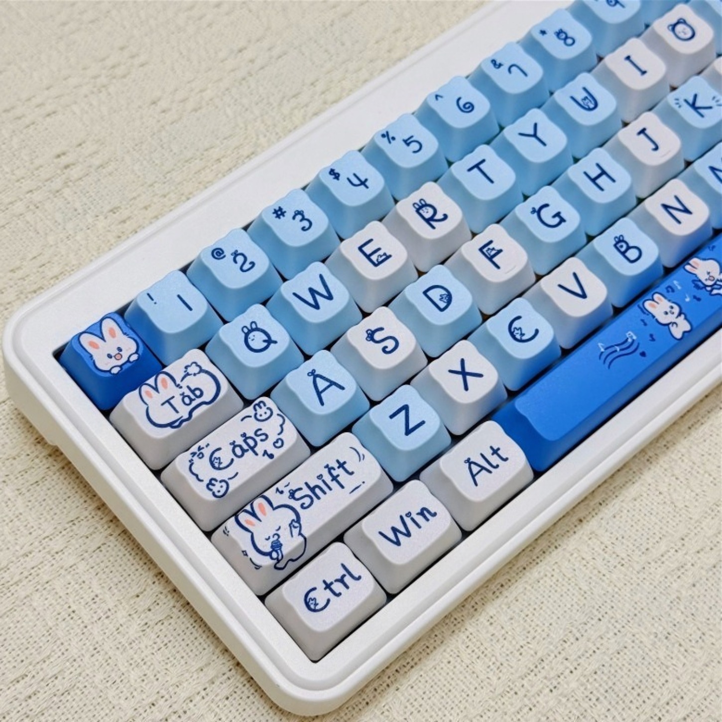 Keyboard Gaming Blue Switch - Cute Blue Rabbit Keycaps 124 Keys