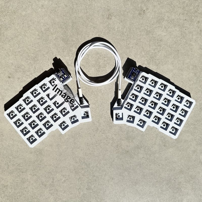 Fmouse 54 Split Ergonomic Wire - đánh giá và giá Gaming Keyboard Hot Swappable